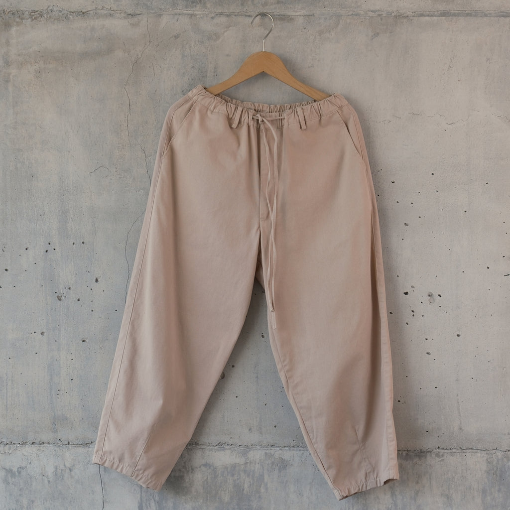 ANDA  [ you ] - loose fit men trousers 100% twill